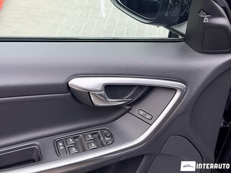 2015 Volvo V 60 — Miniatură 17