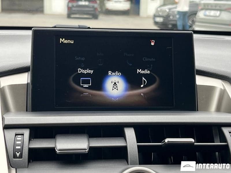 2017 Lexus NX 200T — Miniatură 13