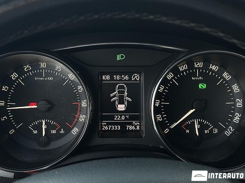 2014 Skoda Superb — Miniatură 10