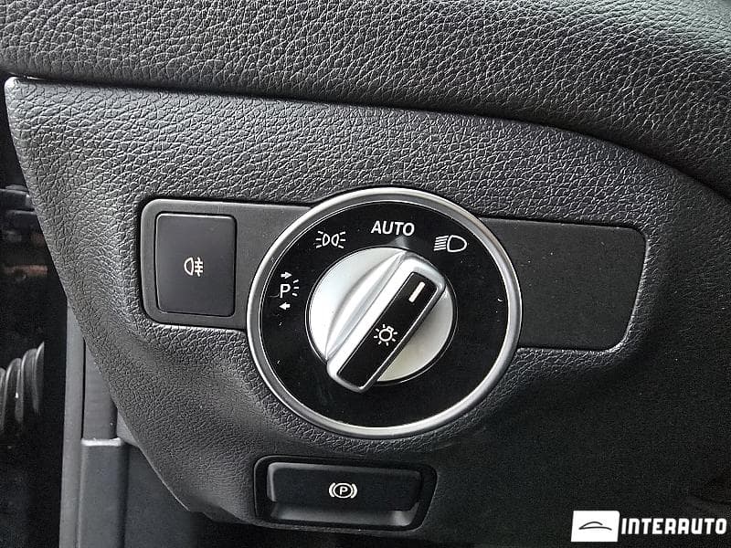 2017 Mercedes CLA 180d — Miniatură 16