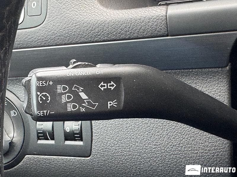 2011 Volkswagen Touran — Miniatură 9