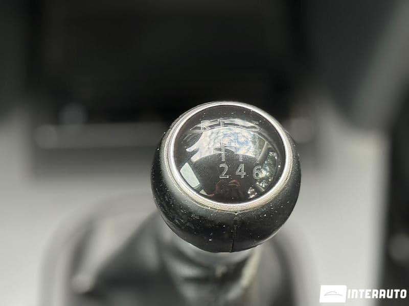 2011 Volkswagen Touran — Miniatură 15