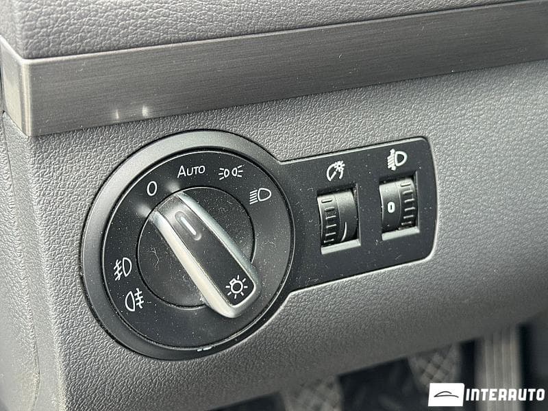 2011 Volkswagen Touran — Miniatură 8