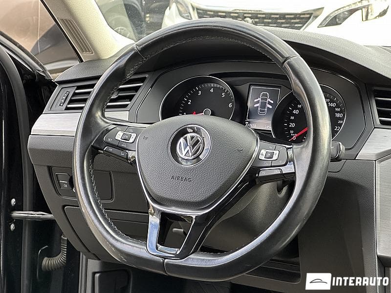 2017 Volkswagen Passat — Miniatură 7