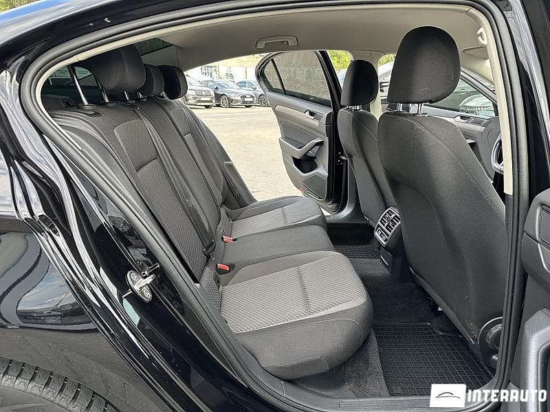 2017 Volkswagen Passat — Miniatură 14