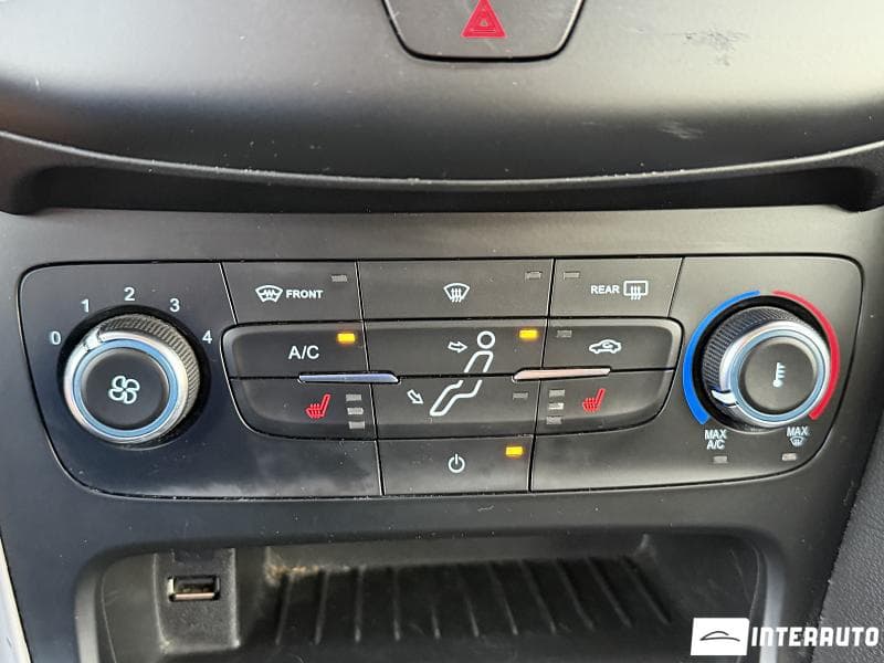 2015 Ford Focus — Miniatură 13