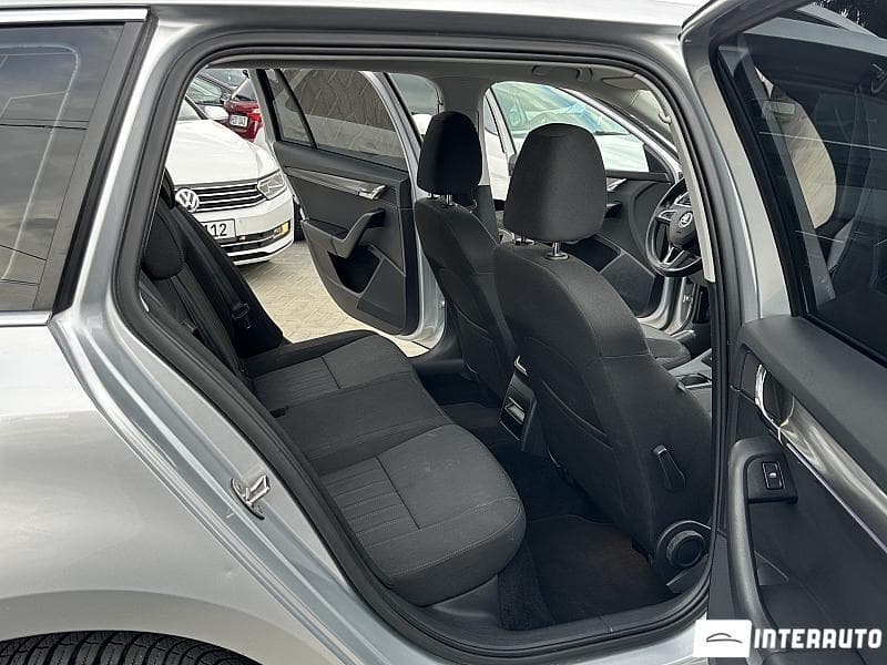2020 Skoda Octavia — Miniatură 14