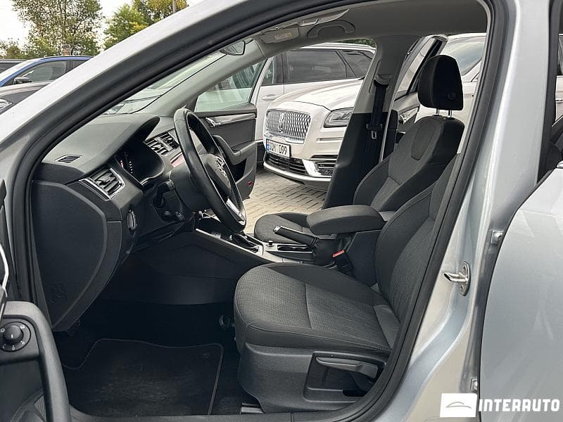 2020 Skoda Octavia — Miniatură 5