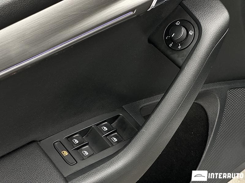 2020 Skoda Octavia — Miniatură 18