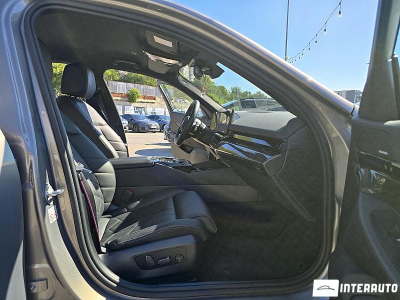 2024 BMW 520 — Miniatură 19