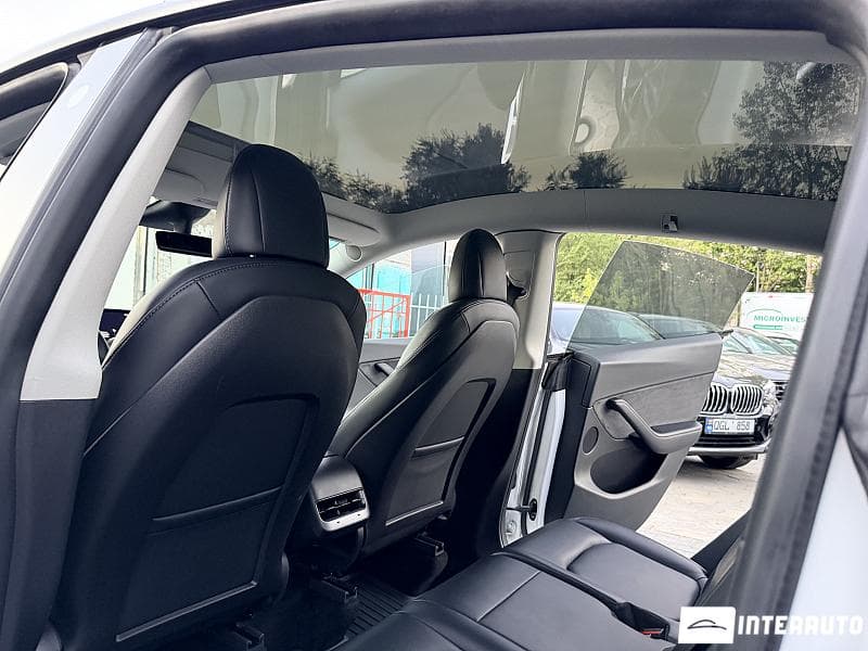 2021 Tesla Model Y — Miniatură 9