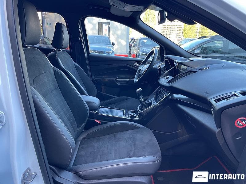 2017 Ford Kuga — Miniatură 16