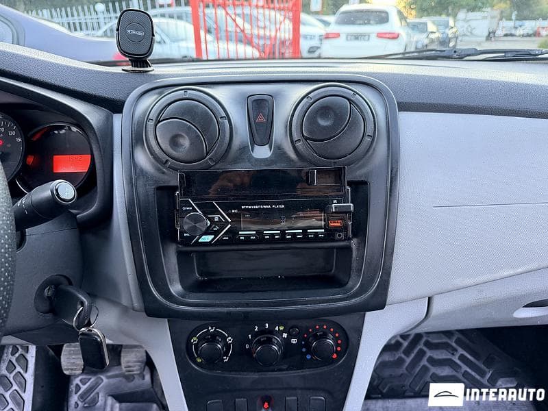 2013 Dacia Logan — Miniatură 12