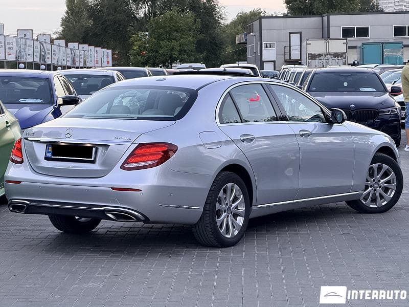 2016 Mercedes E 300 — Miniatură 3