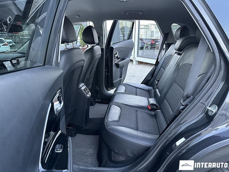 2017 Kia Niro — Miniatură 13