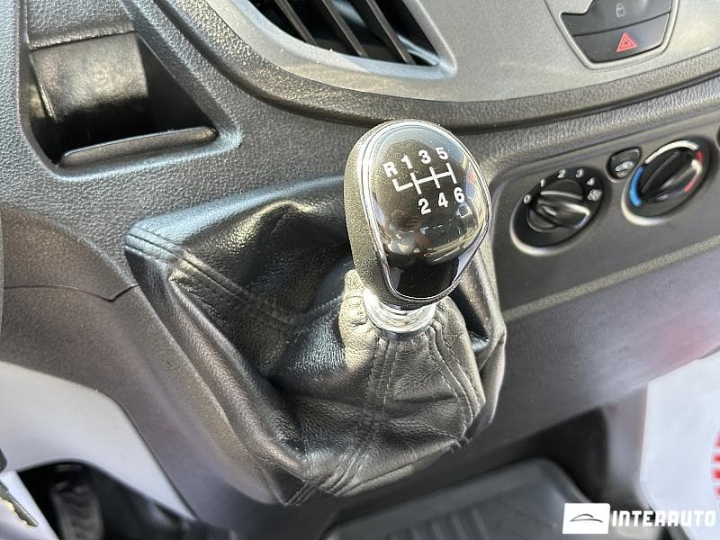 2015 Ford Transit — Miniatură 12