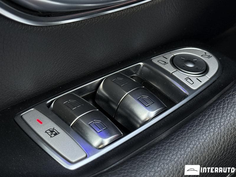 2020 Mercedes E 300e — Miniatură 8