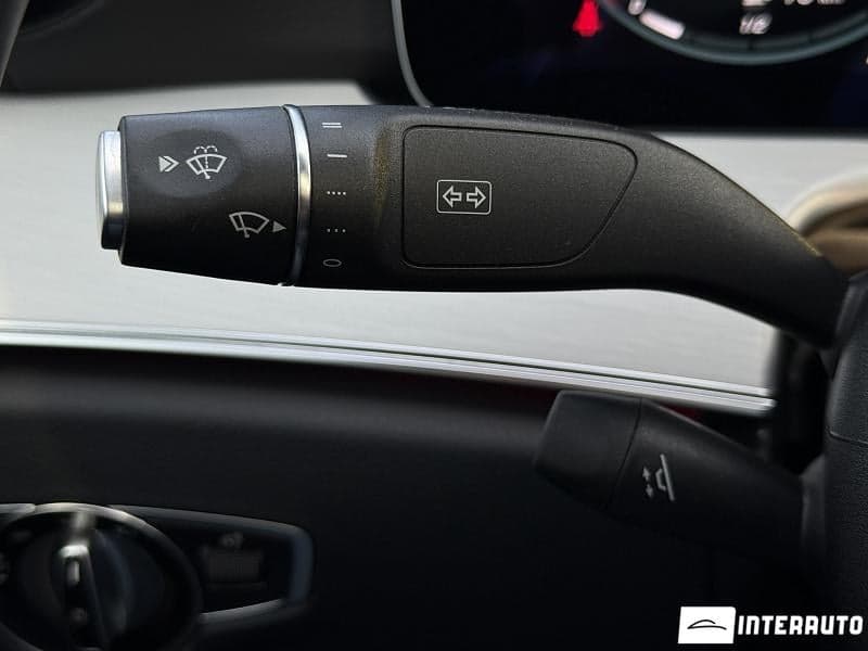 2020 Mercedes E 300e — Miniatură 14