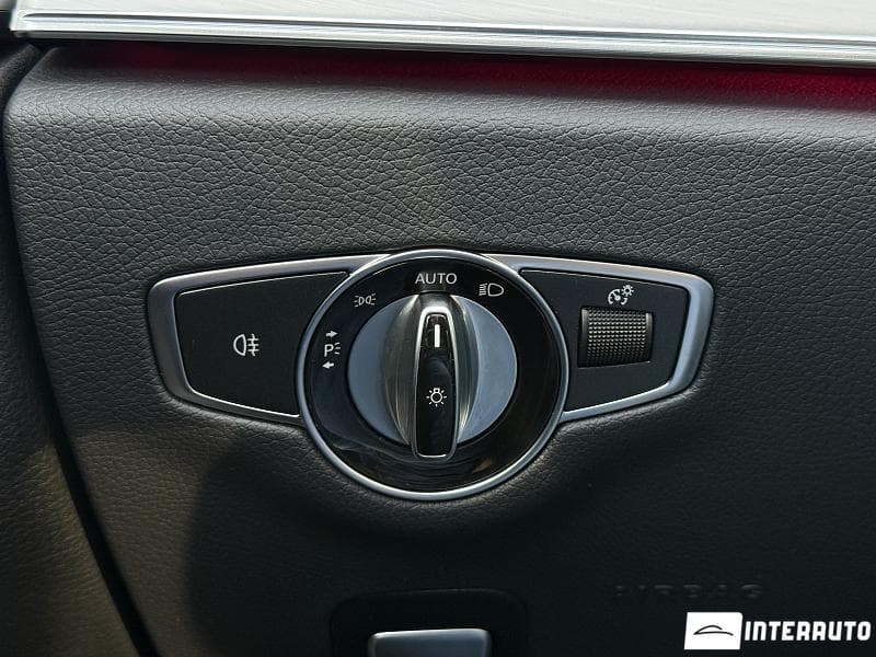 2020 Mercedes E 300e — Miniatură 11