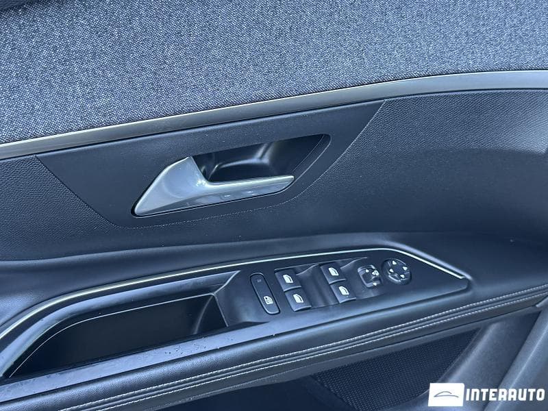 2018 Peugeot 5008 — Miniatură 12