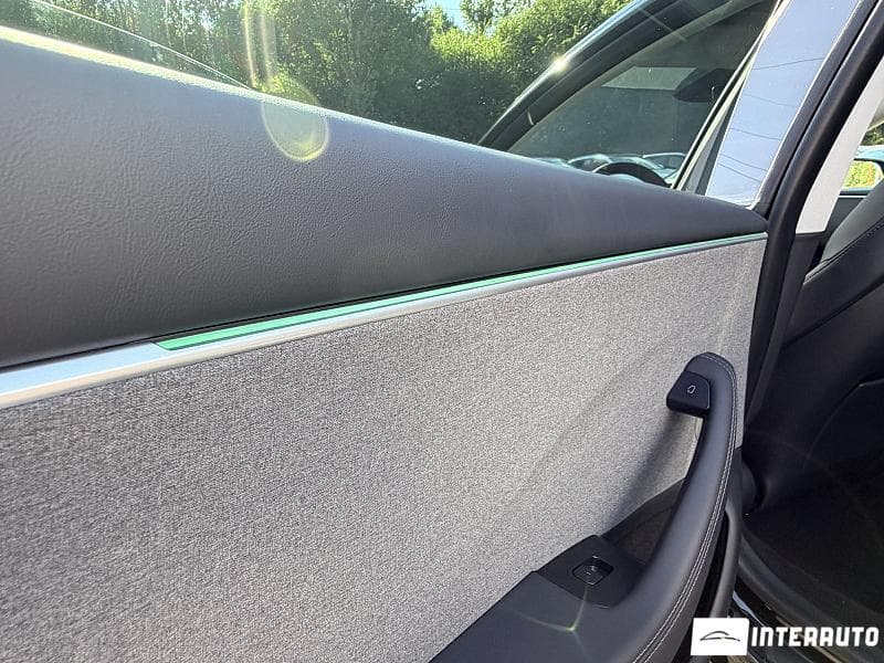 2023 Tesla Model 3 — Miniatură 17