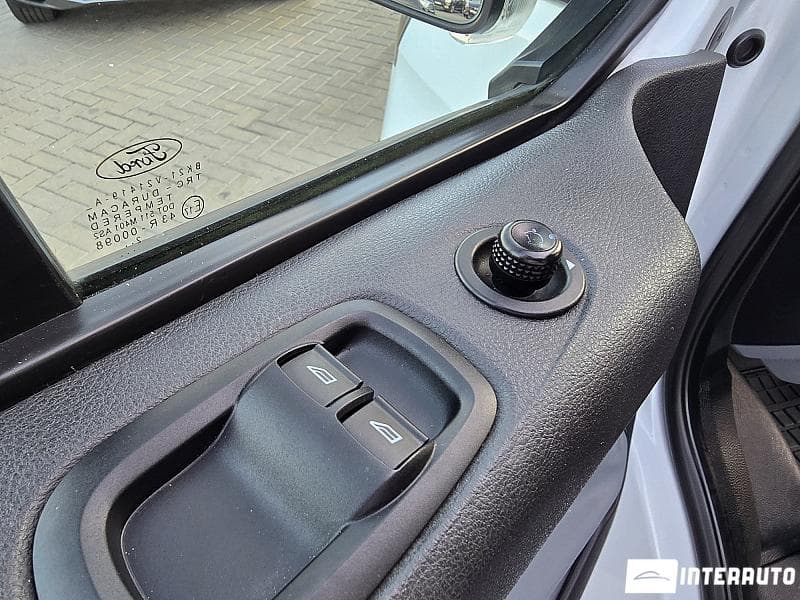 2012 Ford Transit — Miniatură 15