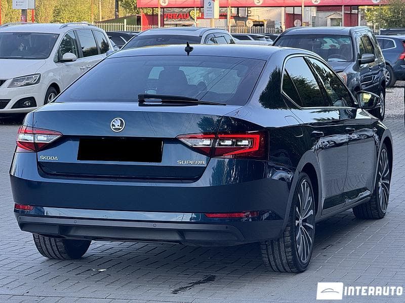 2019 Skoda Superb — Miniatură 2