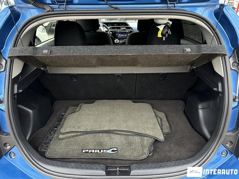 2016 Toyota Prius C — Miniatură 20