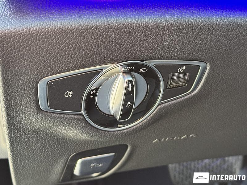 2020 Mercedes E 200 — Miniatură 9