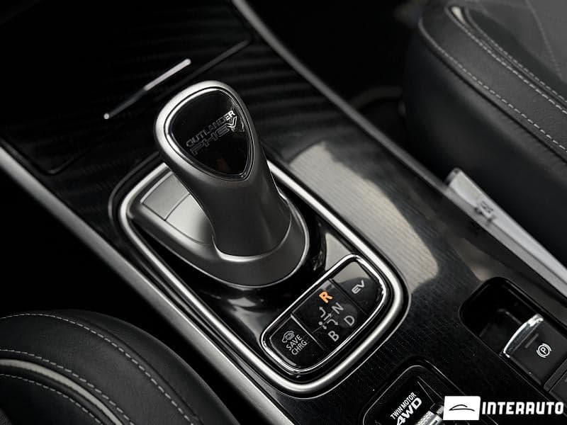 2018 Mitsubishi Outlander — Miniatură 15