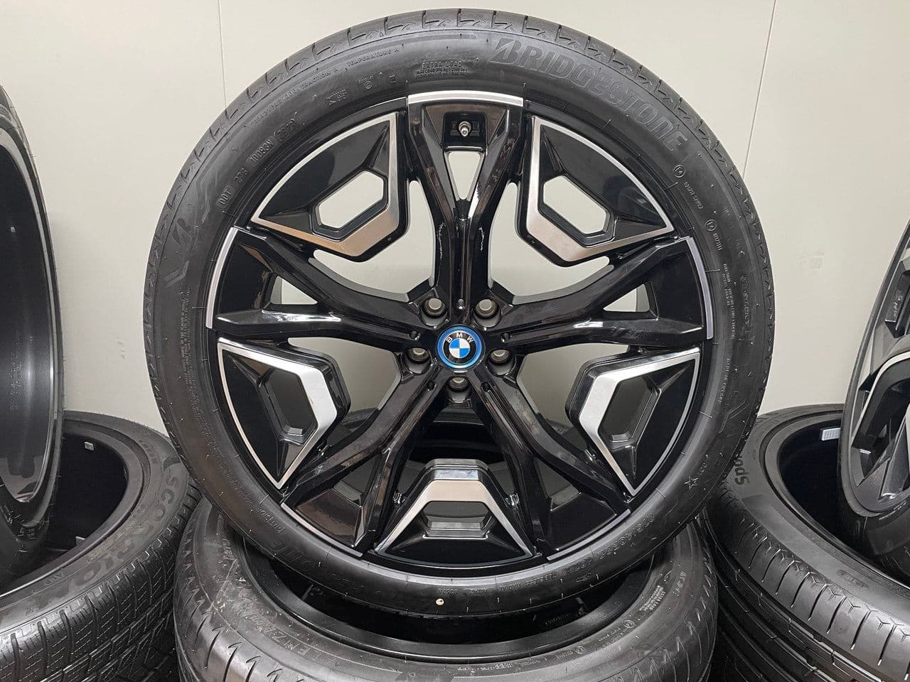 275/40 R22 Roti BMW iX Bridgestone | Комплект Диски/Шины БМВ iX