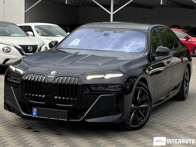 2022 BMW 740