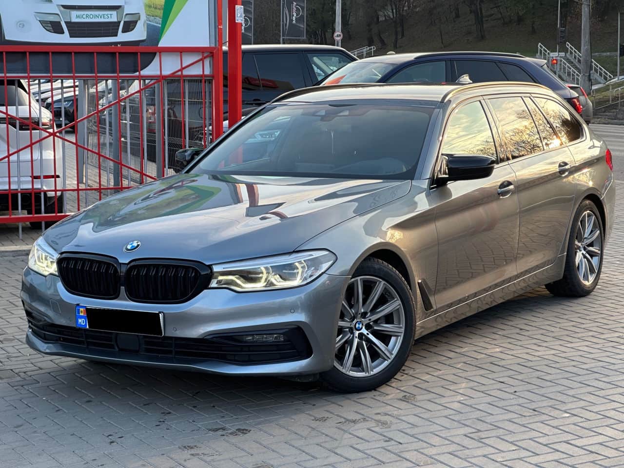 2019 BMW 520
