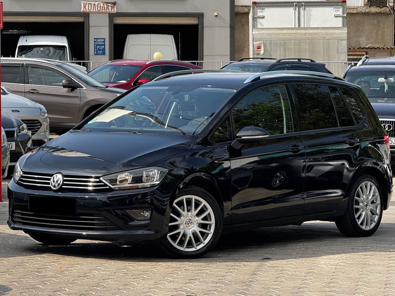 2016 Volkswagen Golf Sport Van